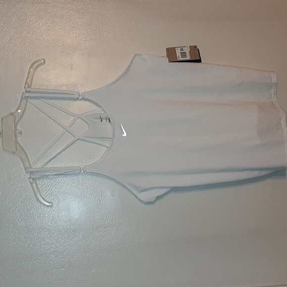 Nike Tops - Nwt women's nike strappy tank top